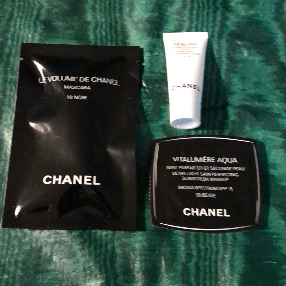 Chanel Cosmetic - Picture 2 of 5